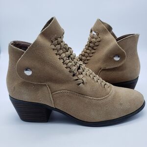 Plume by FarylRobin women US 9 DORAN tan suede ankle booties side snap woven